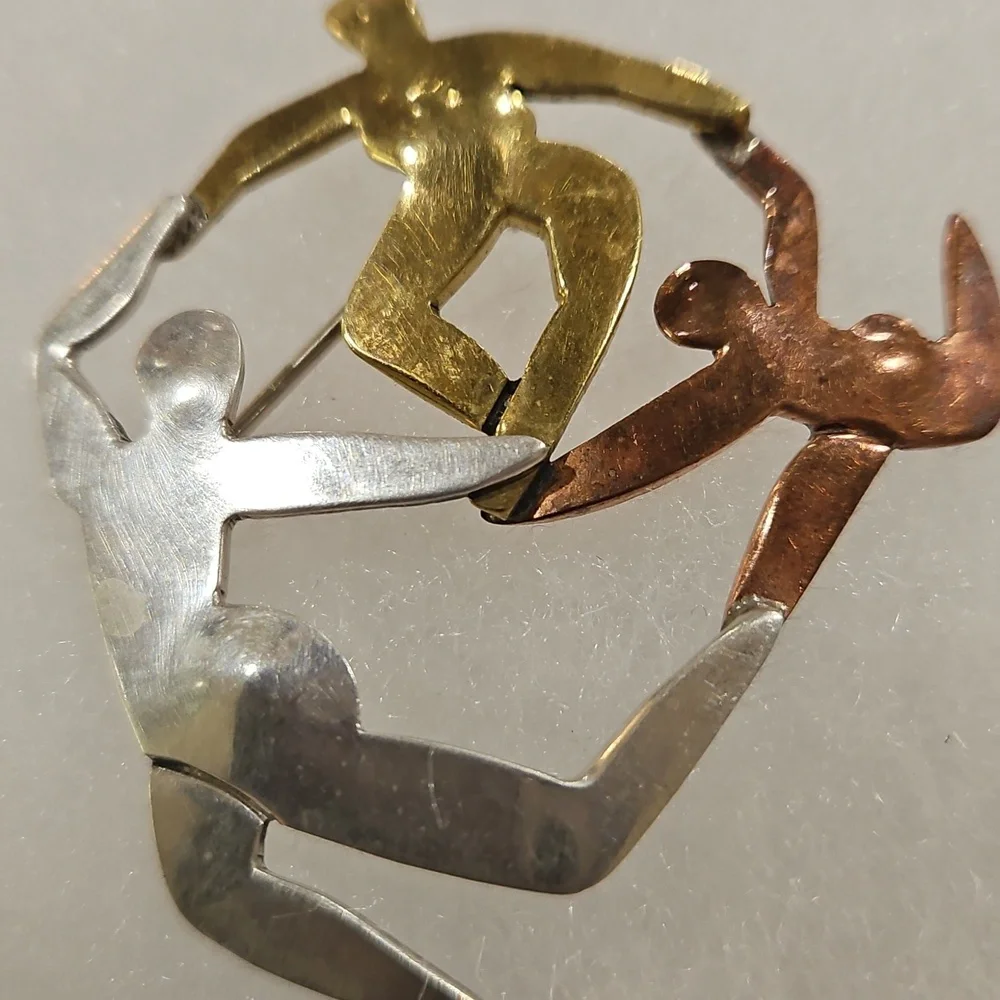 FAR FETCHED MARKED‎ MIXED METALS COPPER, BRASS, STERLING Circle Dance Brooch Pin